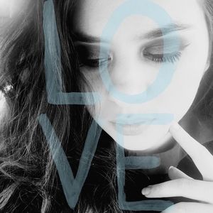 Meet your Posher, Chrissy